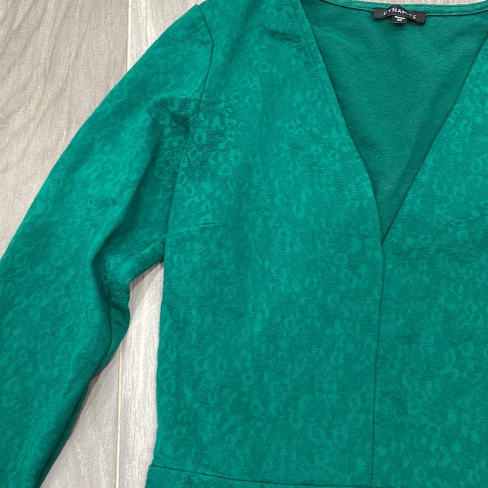 DYNAMITE GREEN TOP - Picture 4 of 4